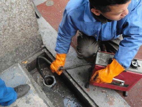 托里疏通下水道